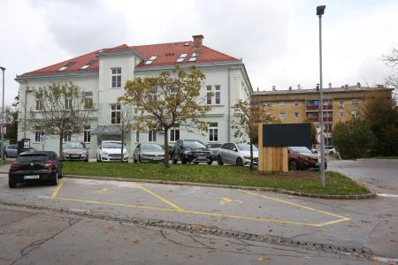 NOVE OGLASNE TABLE 10 FOTO LJUBO VUKELIČ